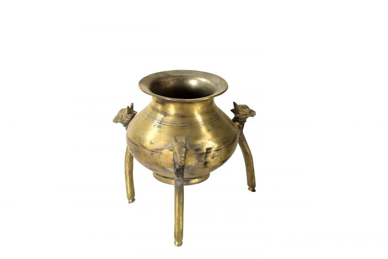Brass pot 