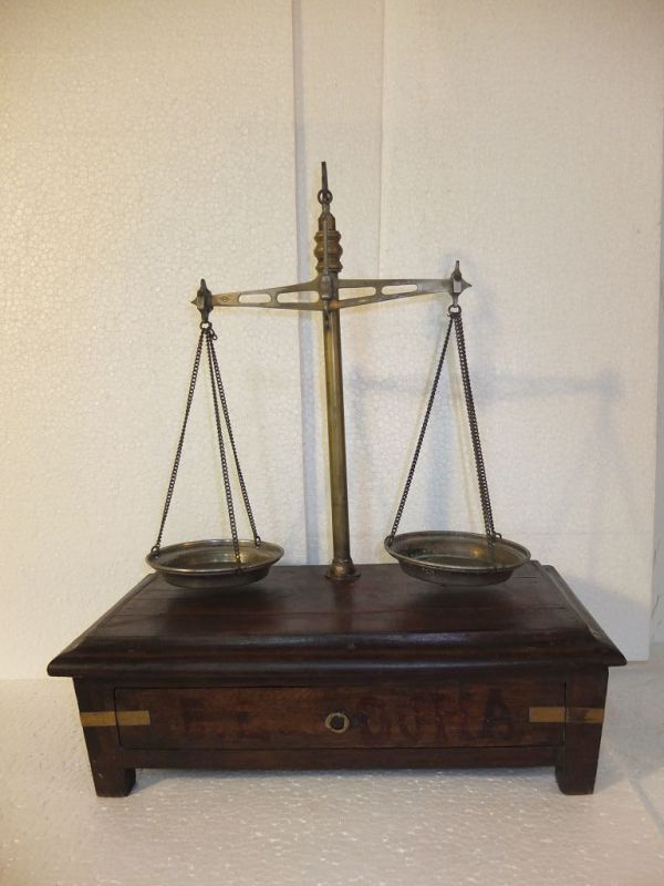 Antique Weight Scale With Mechanism