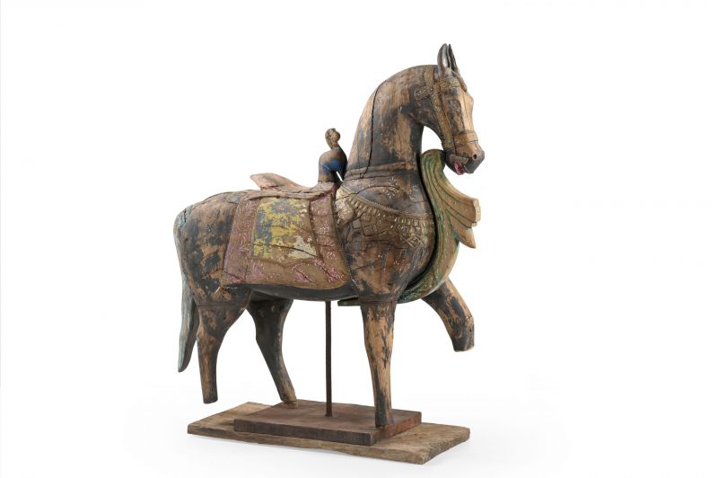 Wooden décor horse