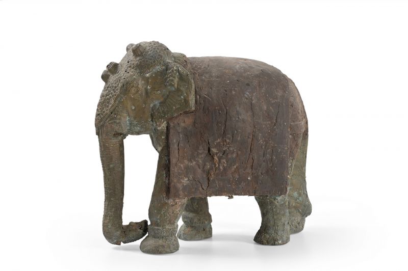 Wooden décor elephant